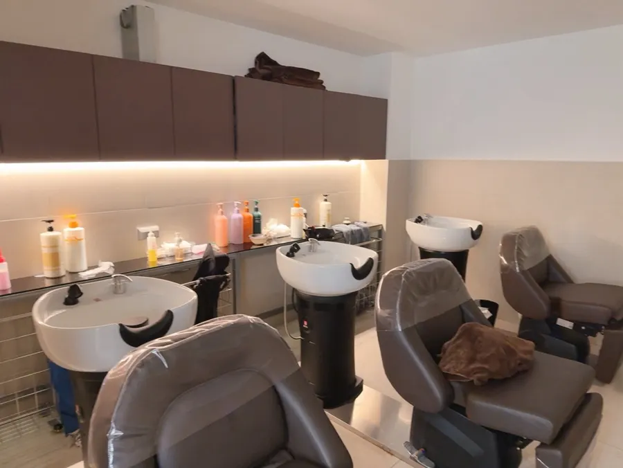 Shampoo room at Biorn Hair