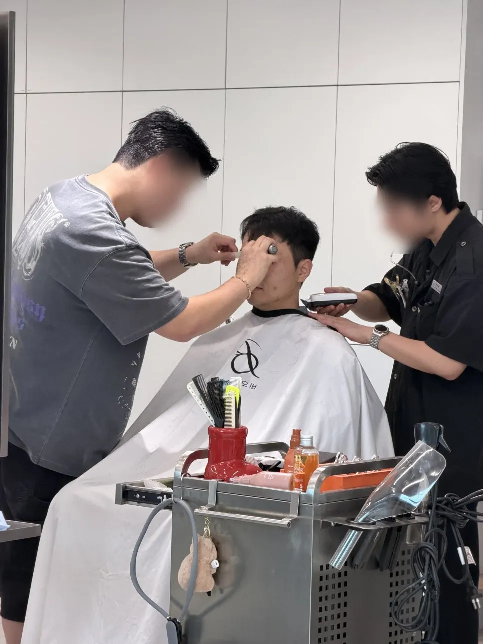 세트 메뉴 구성 안내와 시술 준비 모습