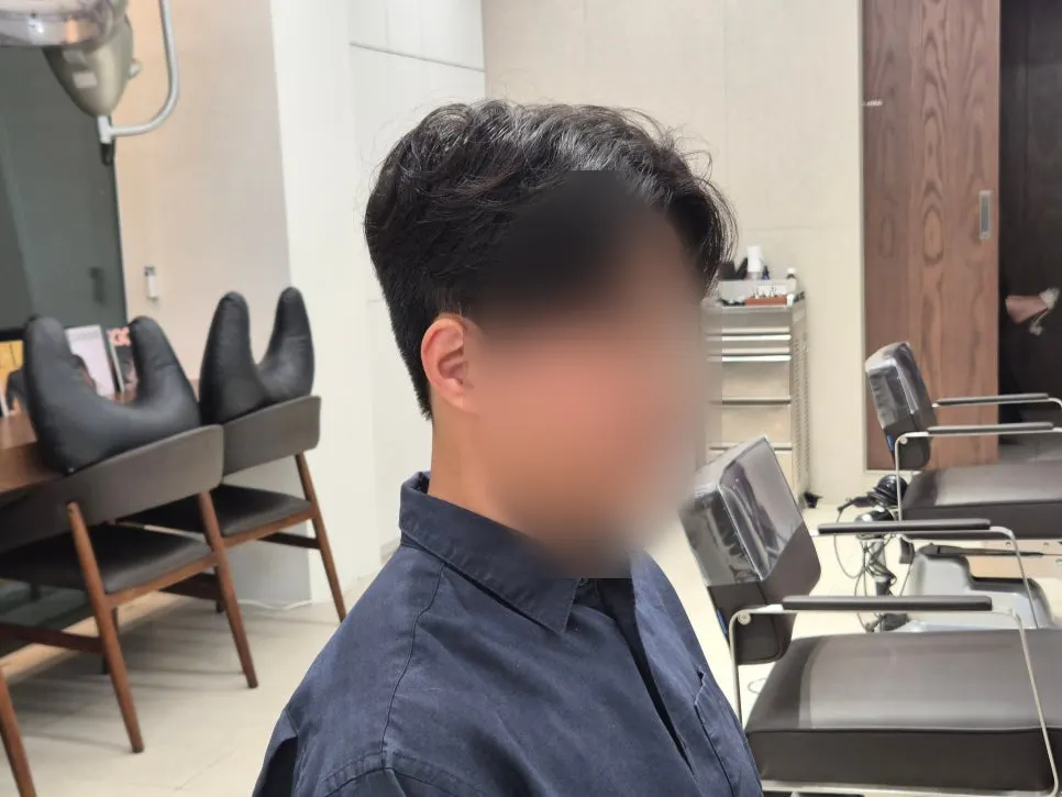 볼륨이 살아난 남성 펌 완성 스타일