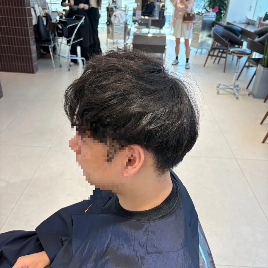 모질과 손상도를 체크하는 상담 모습