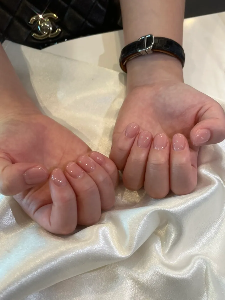 Syrup nails showing shine under lighting