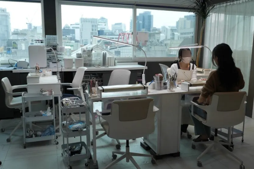 화사한 분위기의 내일디디 스위트 시술 공간