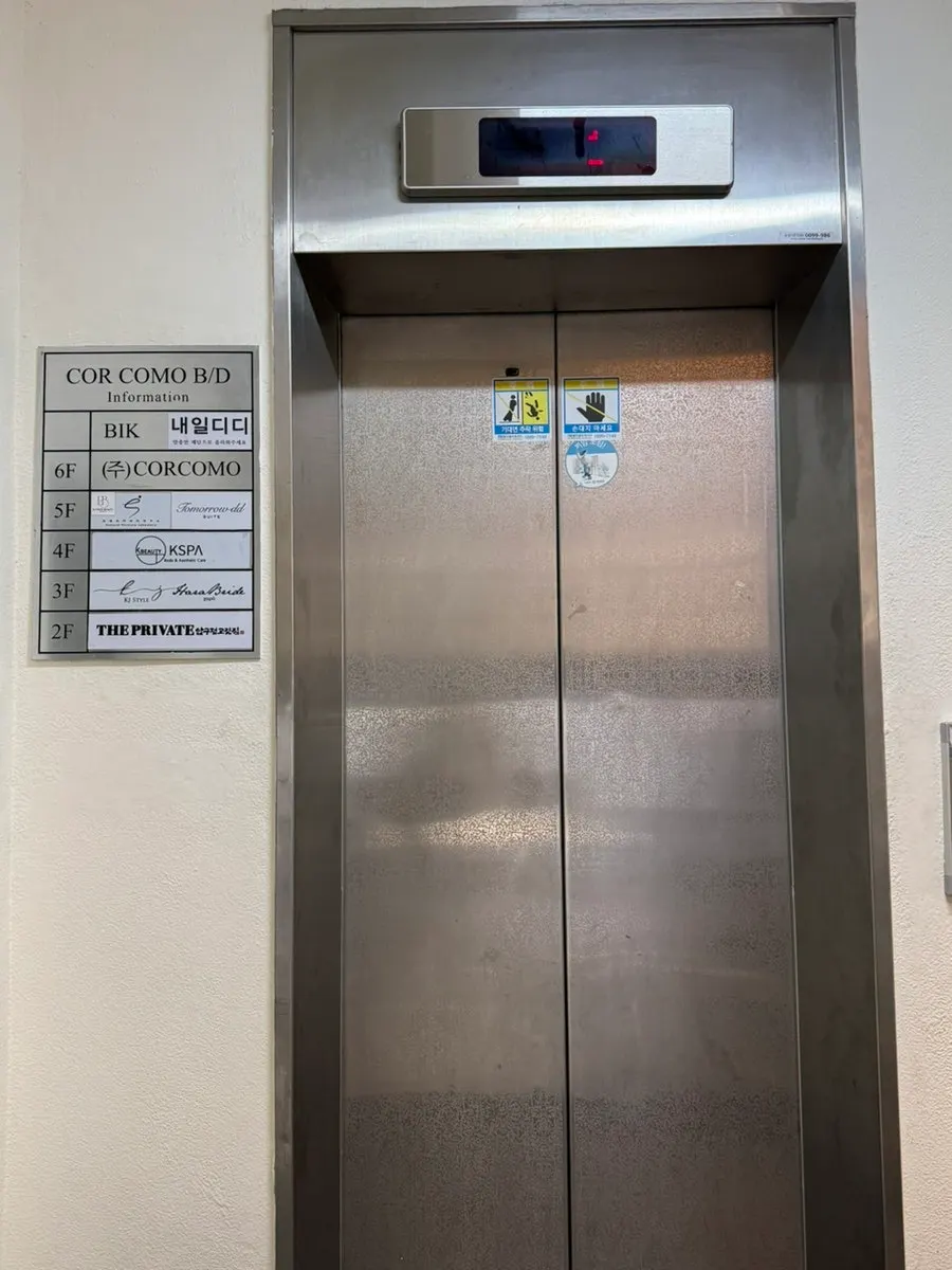 Passage leading to the building's elevator