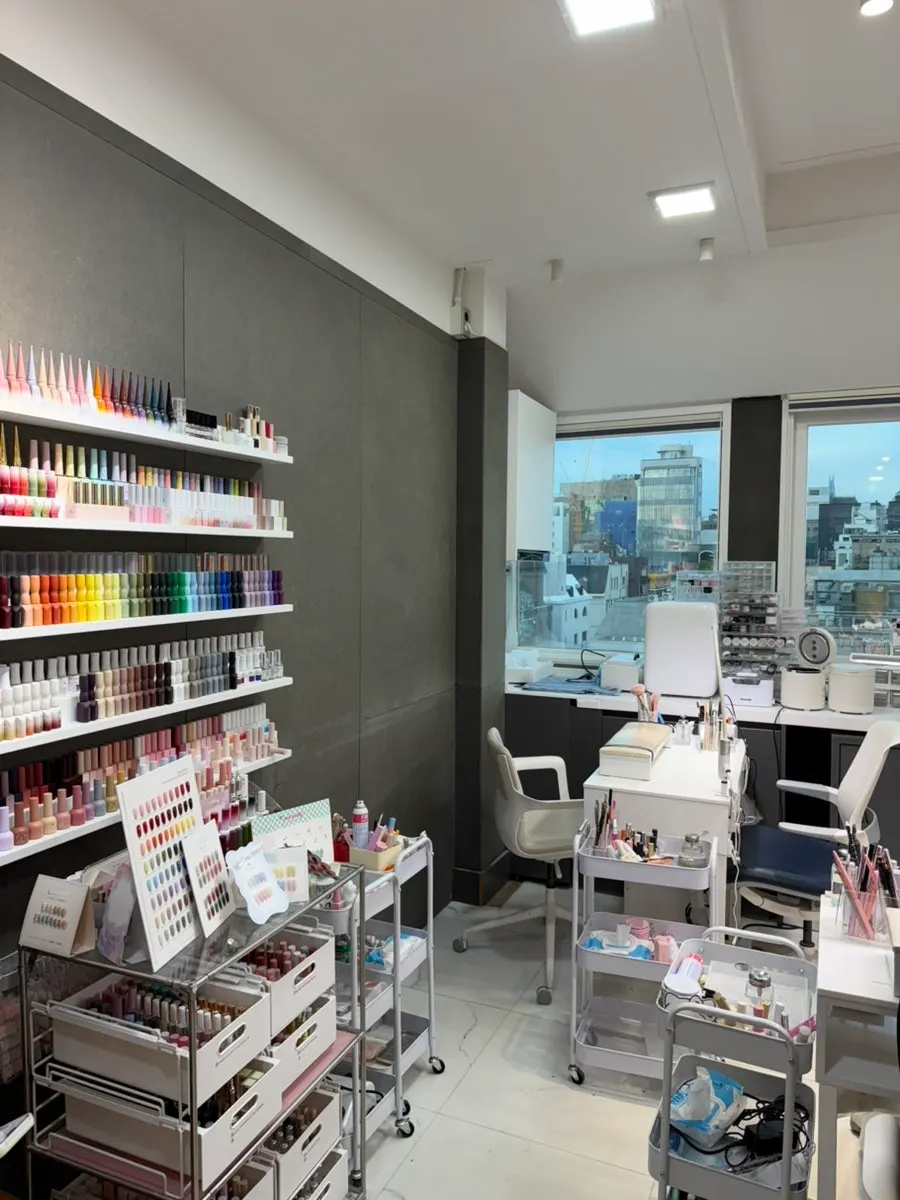 Naeil Didi's nail service space with large windows