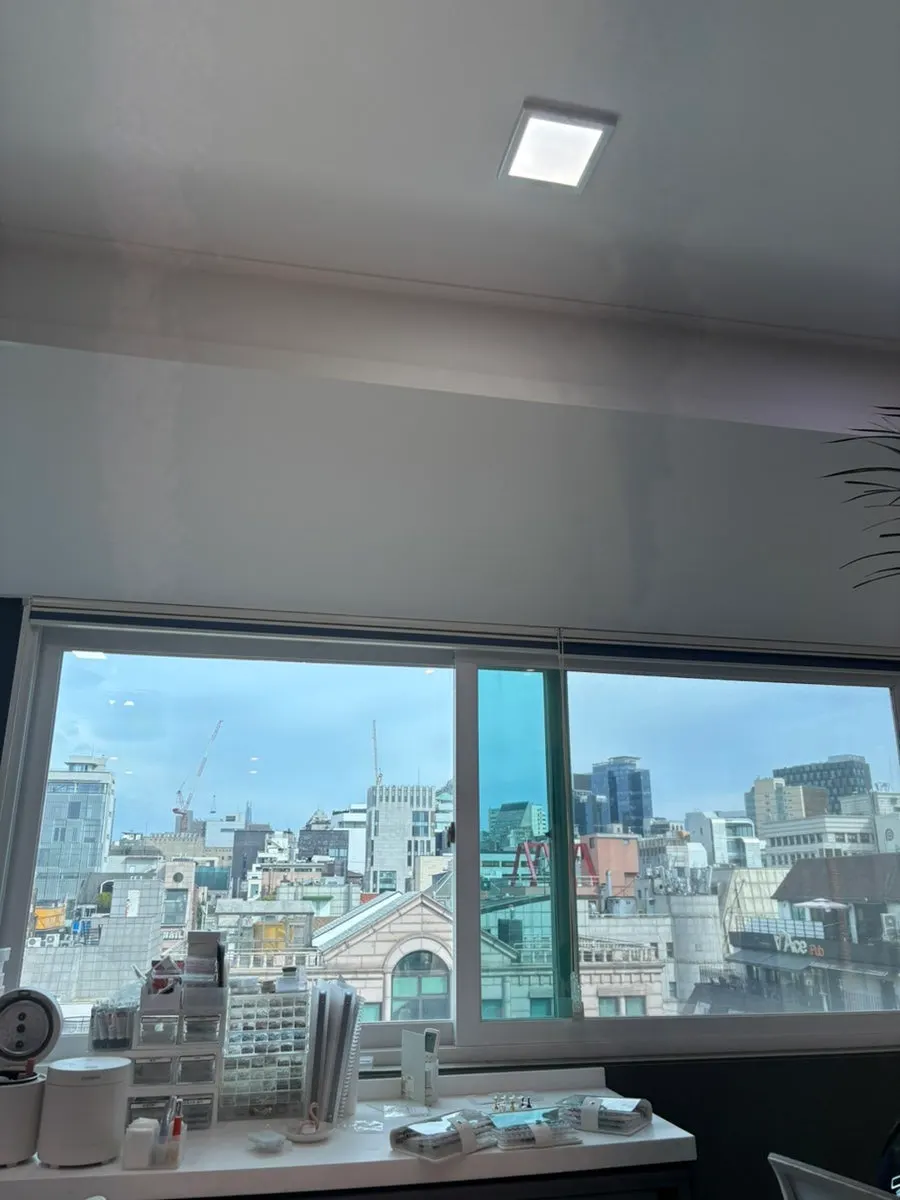 통창뷰가 보이는 내일디디 창가 좌석