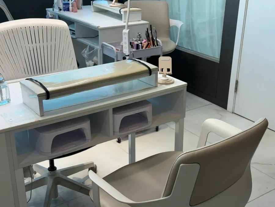 Nail station with a phone stand set up