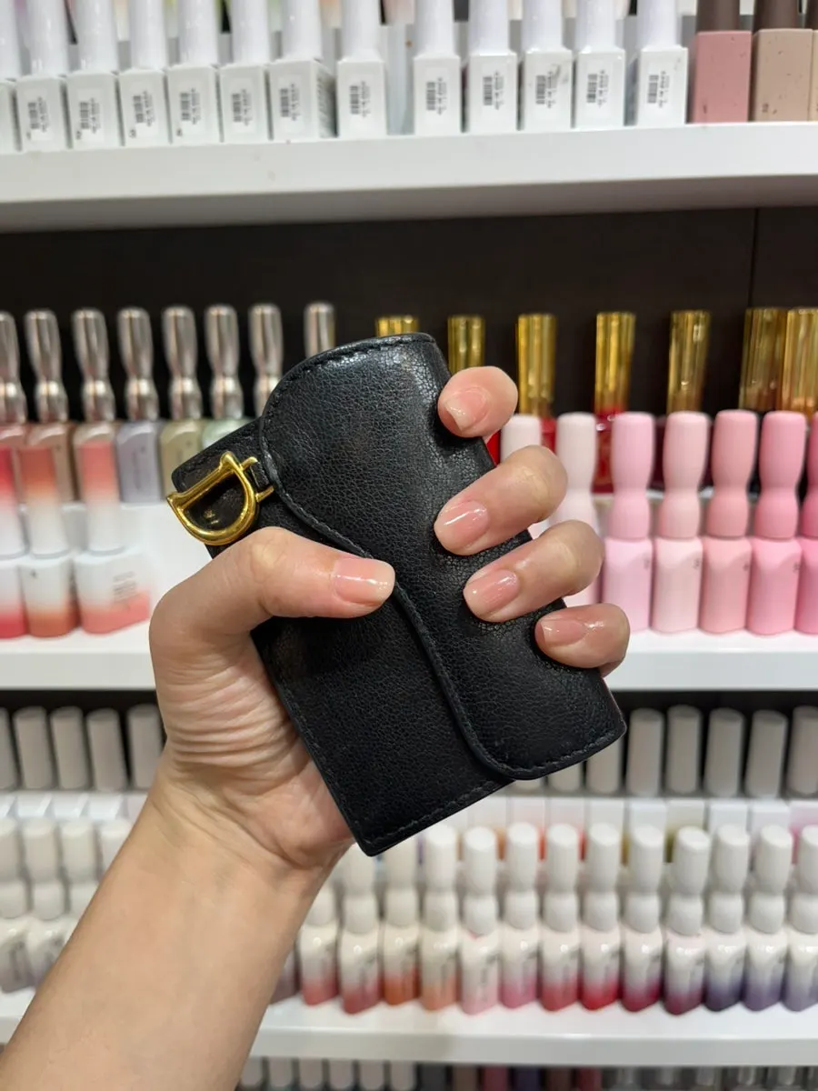 Finished skin-tone gradient nails