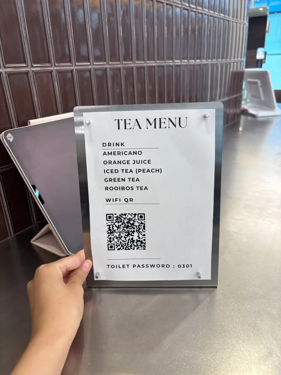 Service chair at the Apgujeong Rodeo hair salon