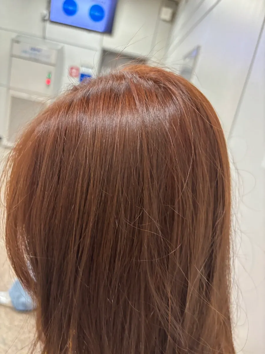 Side view of the color after the root touch-up was finished