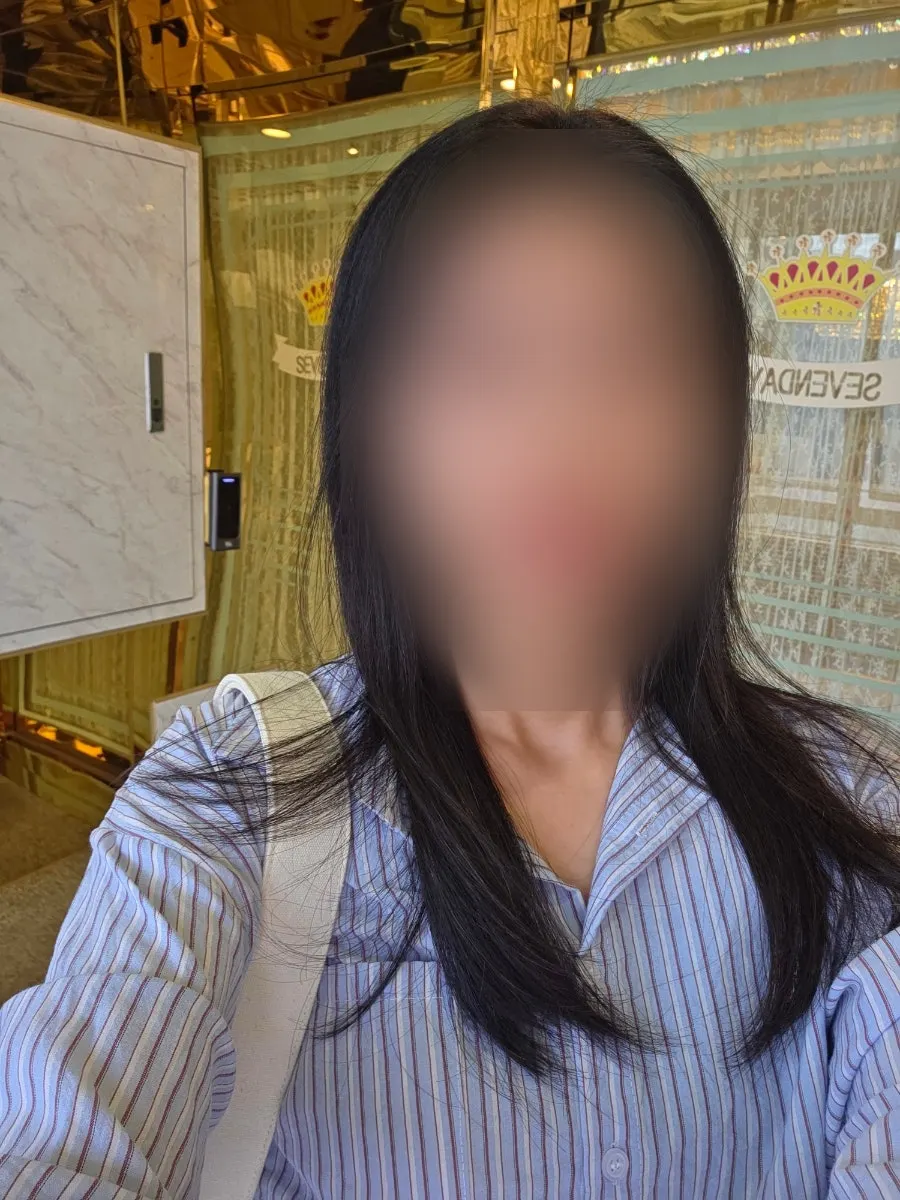 미용실을 나와 찍은 뿌리매직 후 전신 거울샷
