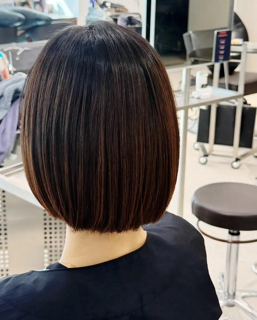 Front view of the finished tassel-cut blunt bob