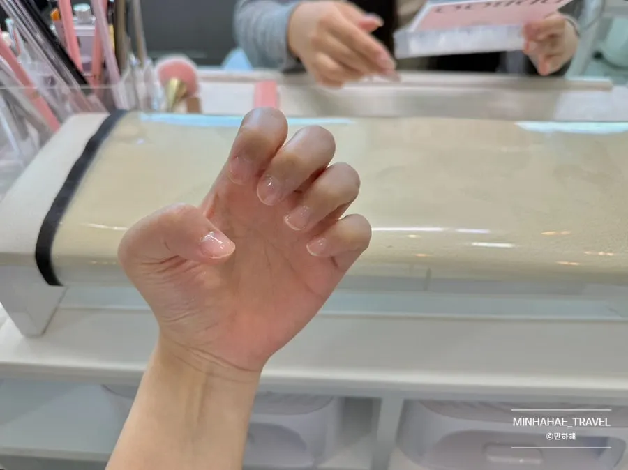 정돈된 짧은 손톱 상태