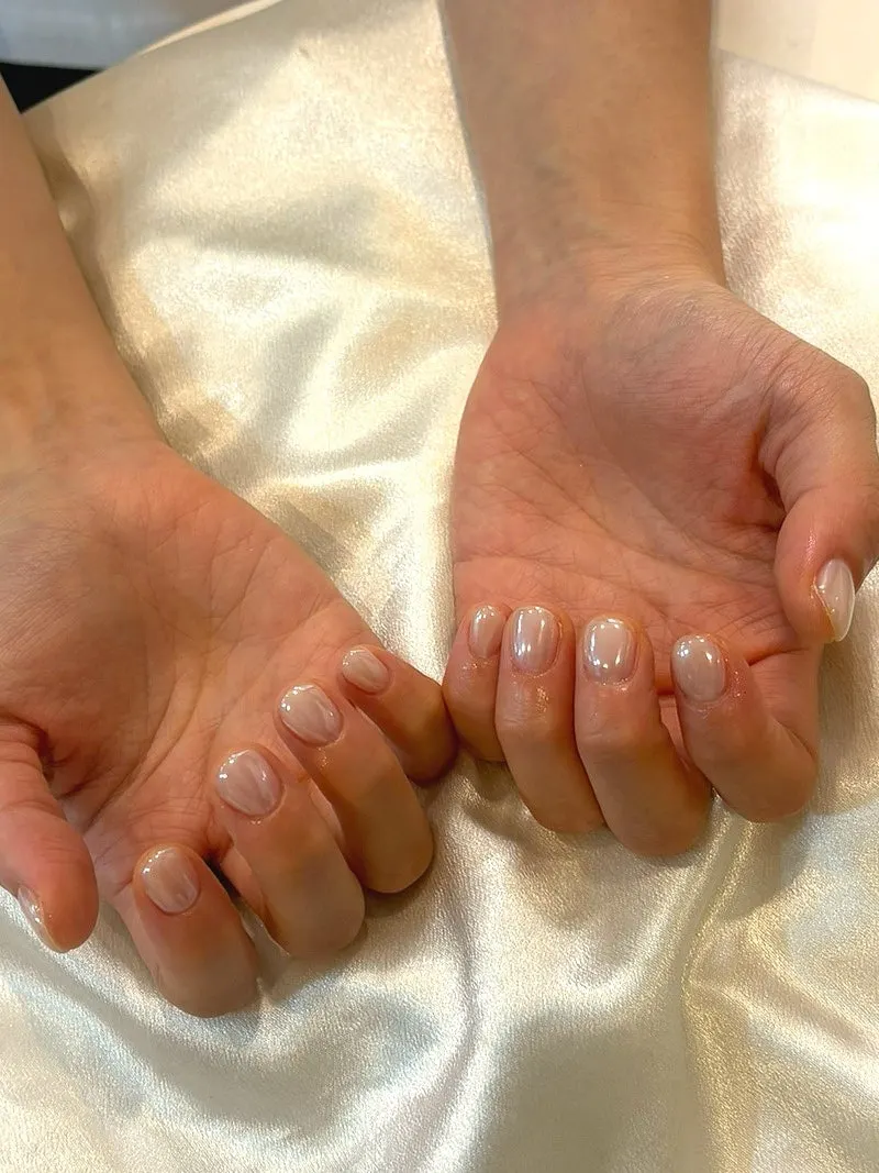 Thin, clean gel nail finish