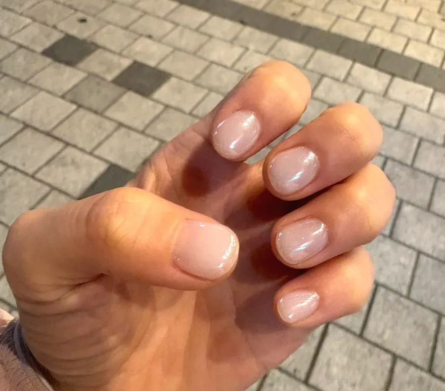 White powder nails seen in everyday life