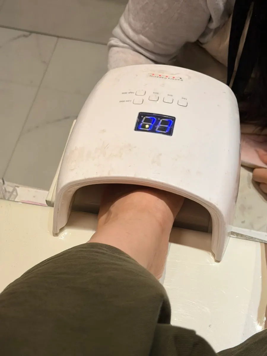 Base coat application process for the pedicure