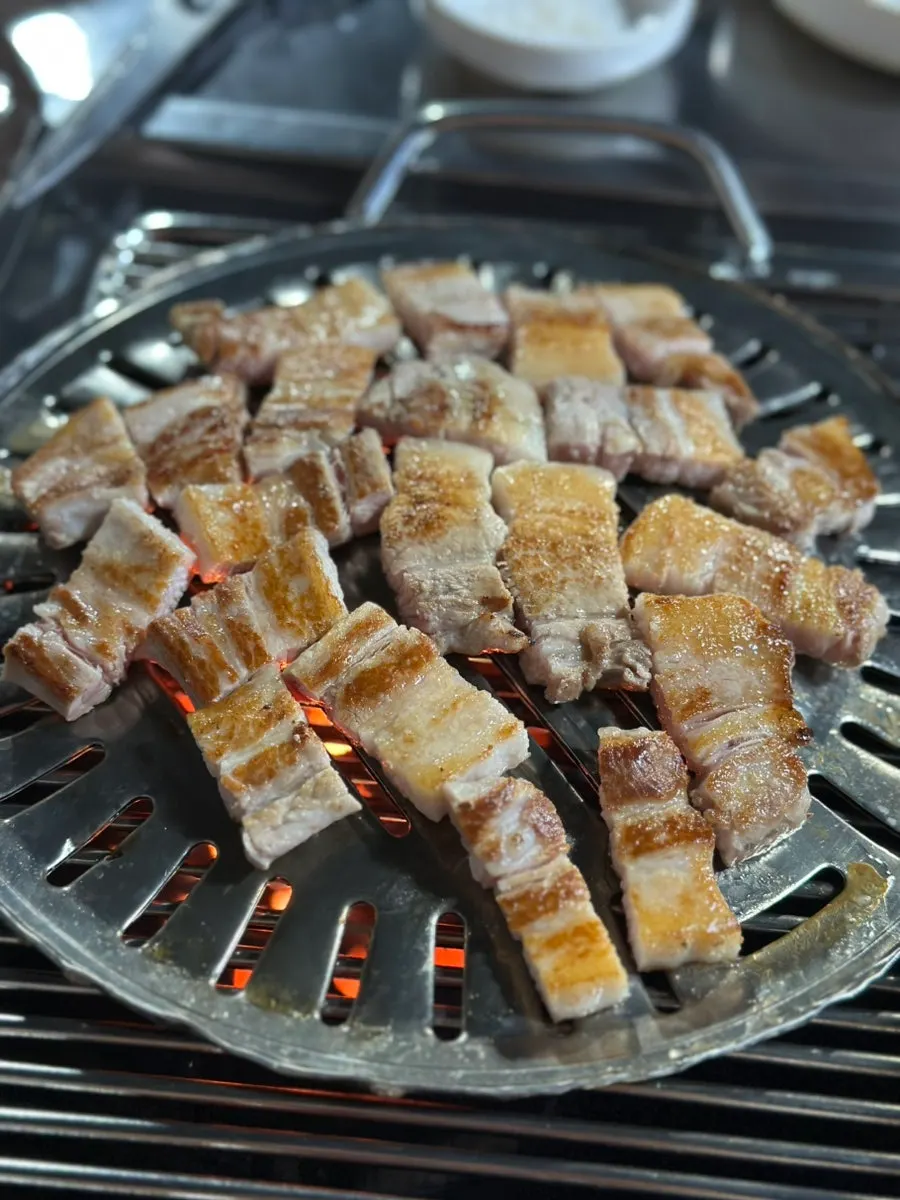 고기가 가득 들어간 서비스 된장국