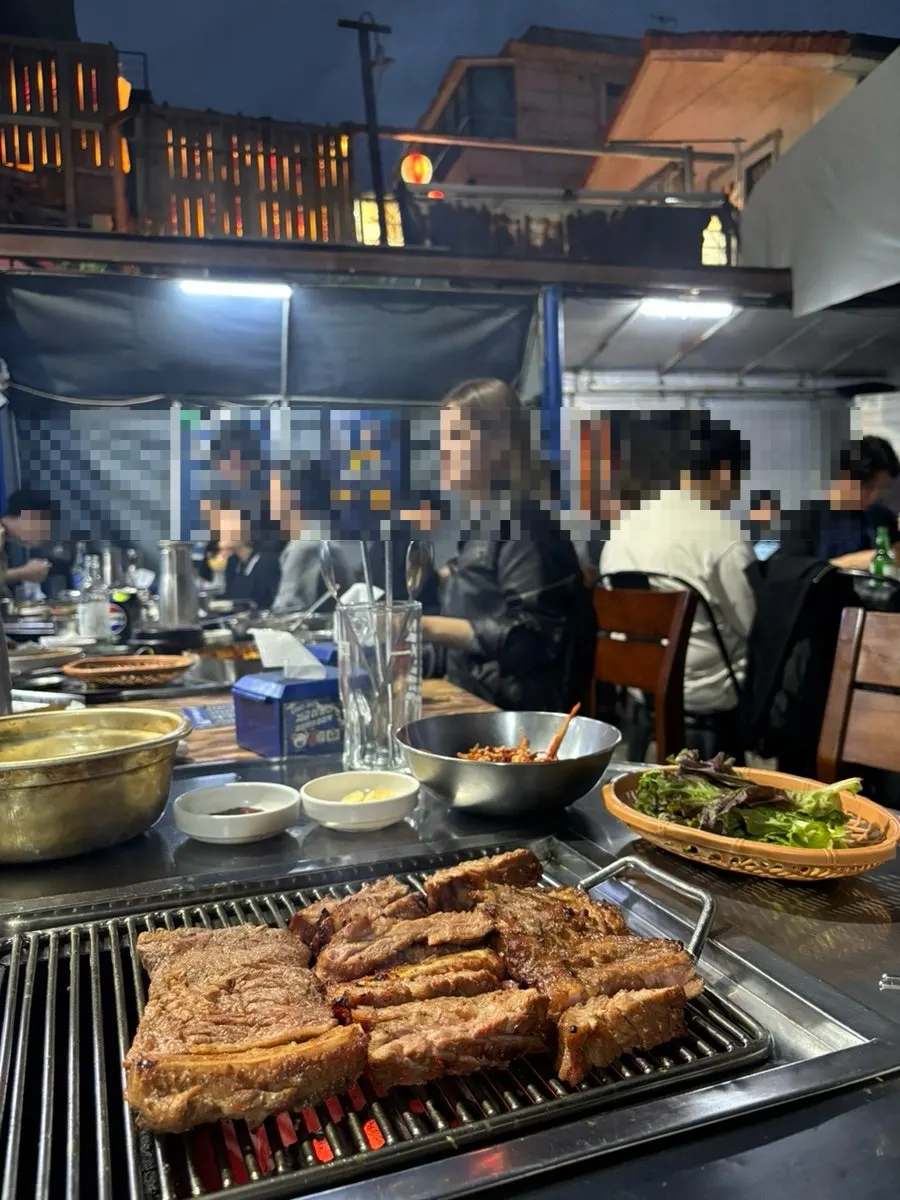 선선한 날 압구정로데오 거리 모습