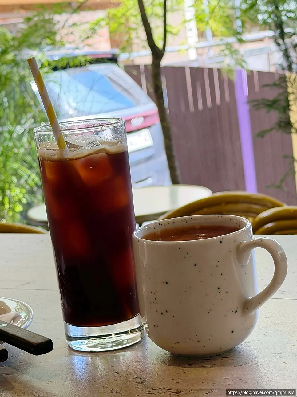 ホットアメリカーノとアイスコーヒー