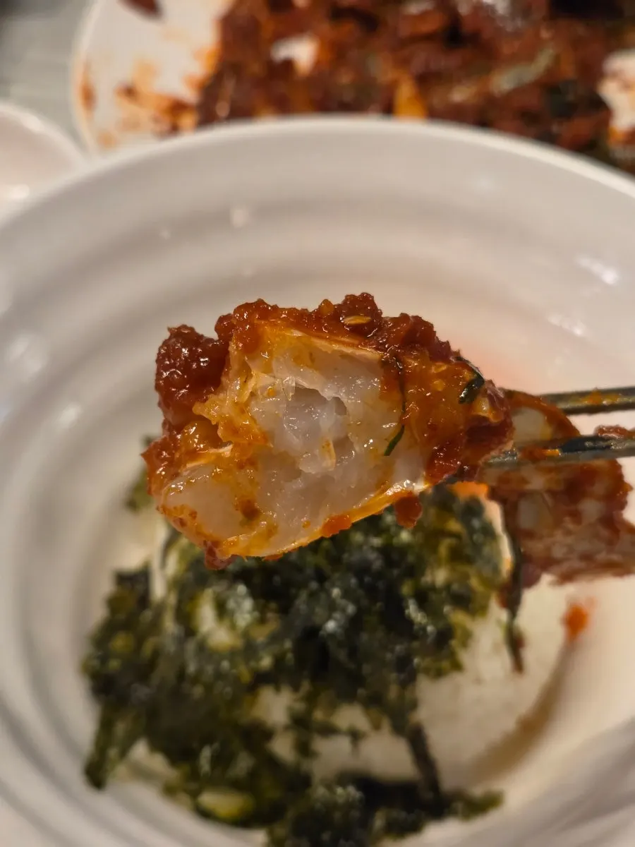 Kkotgejang con carne de cangrejo firme