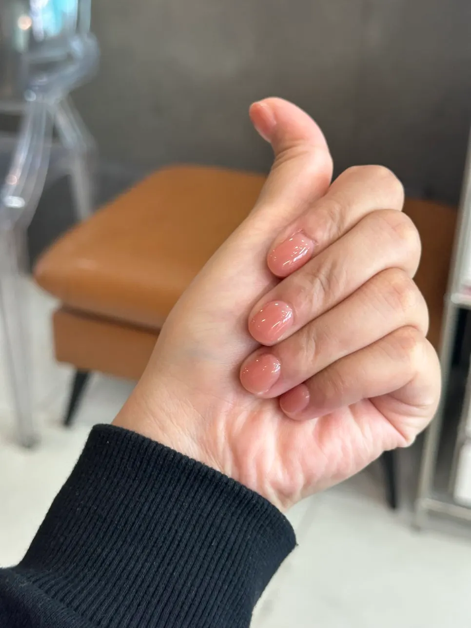 Finished clear syrup-color single-color nails