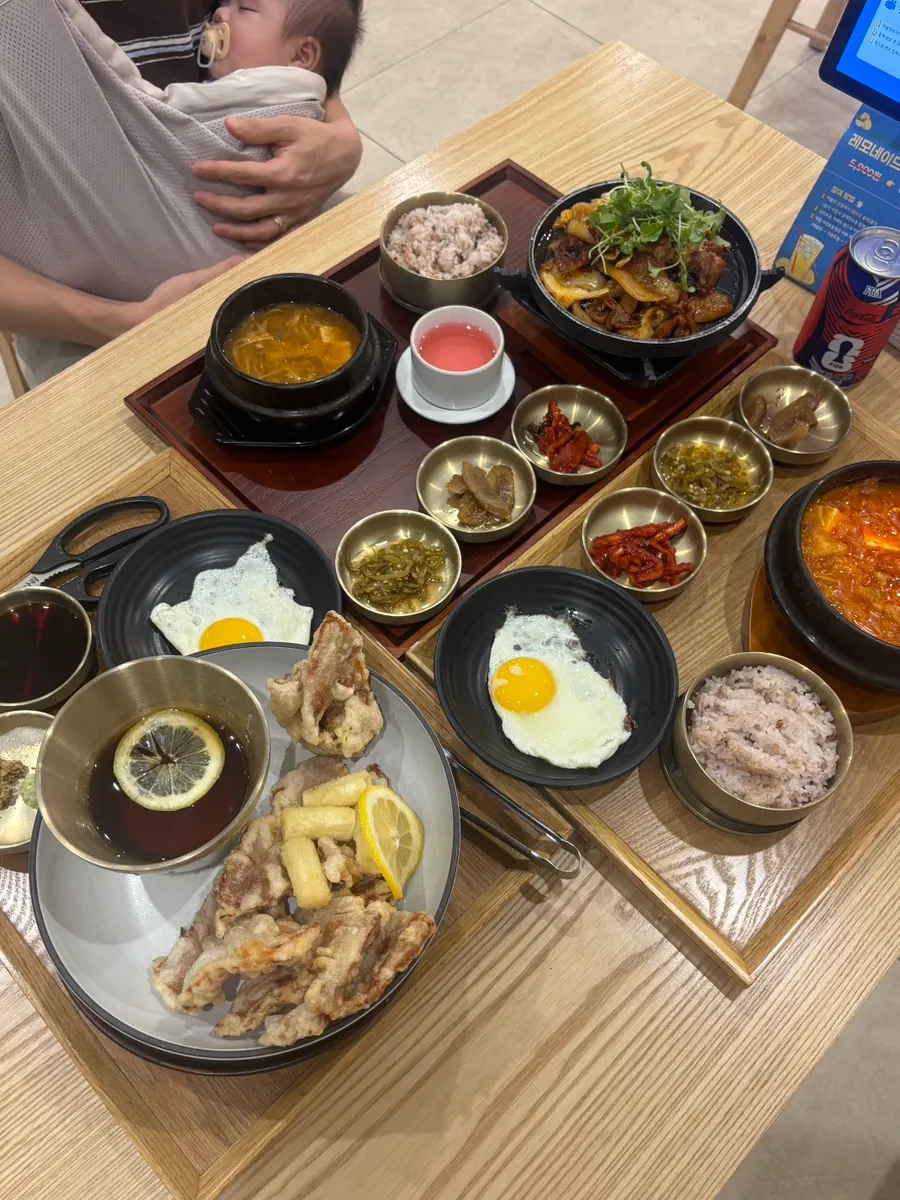 Charcoal-grilled spicy pork and tangsuyuk meal