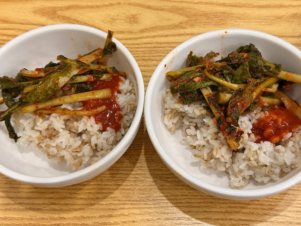 Barley rice mixed with sesame oil and gochujang