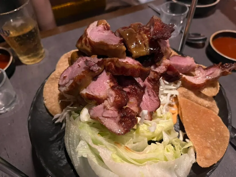 Mud duck jeonbyeong eaten with sauce
