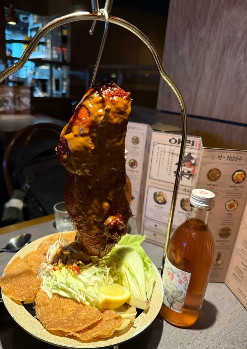 串に刺して出てきた泥鴨煎餅