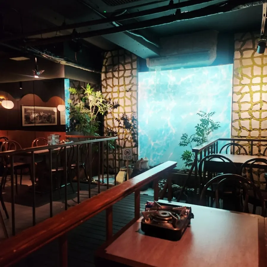 아리계곡 강남역점 좌석과 인테리어