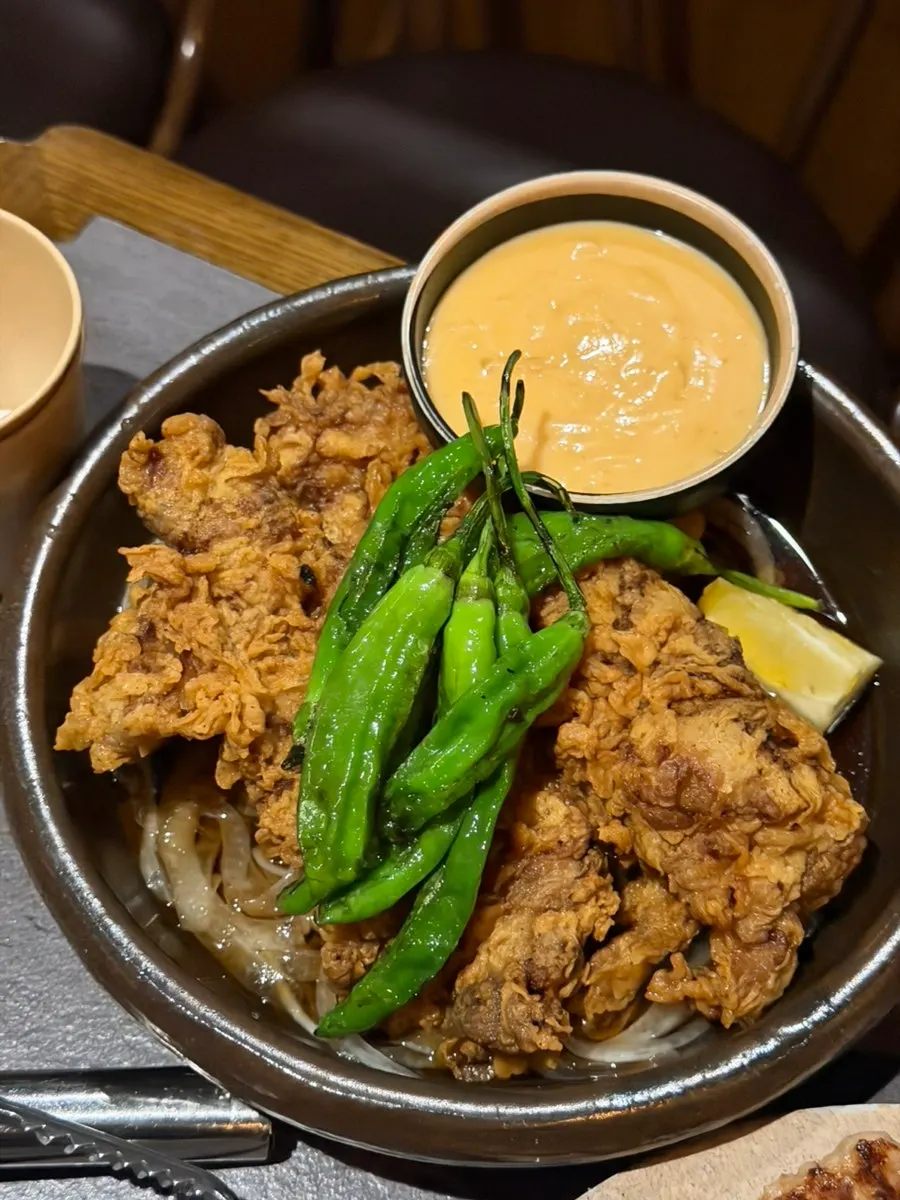 Rice-crust monkfish liver hoe served with a mallet