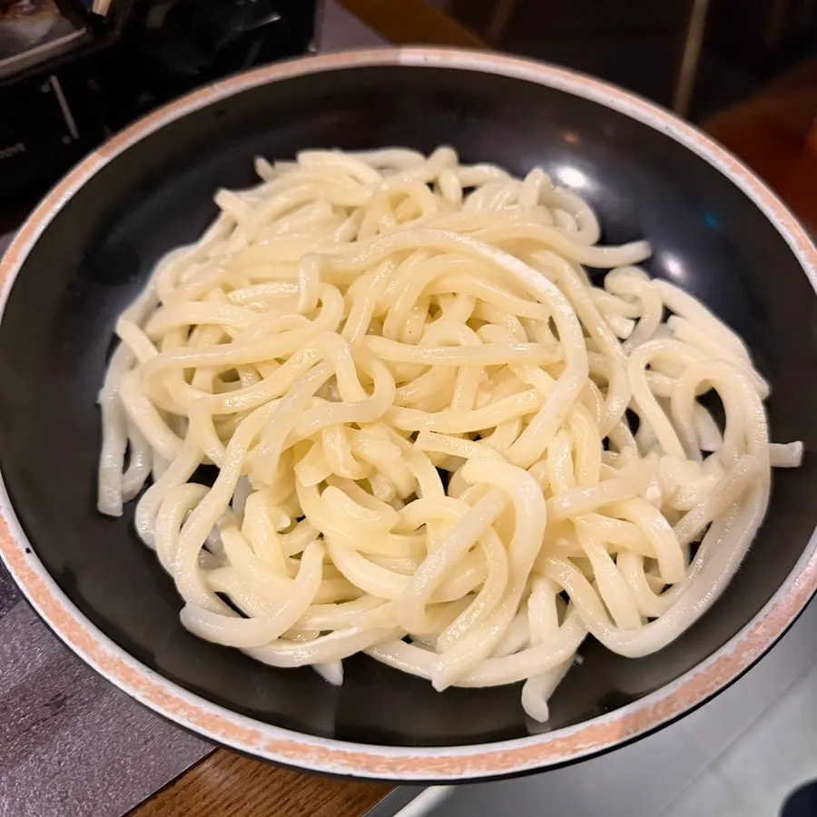 Rice crust added to the chicken hot pot
