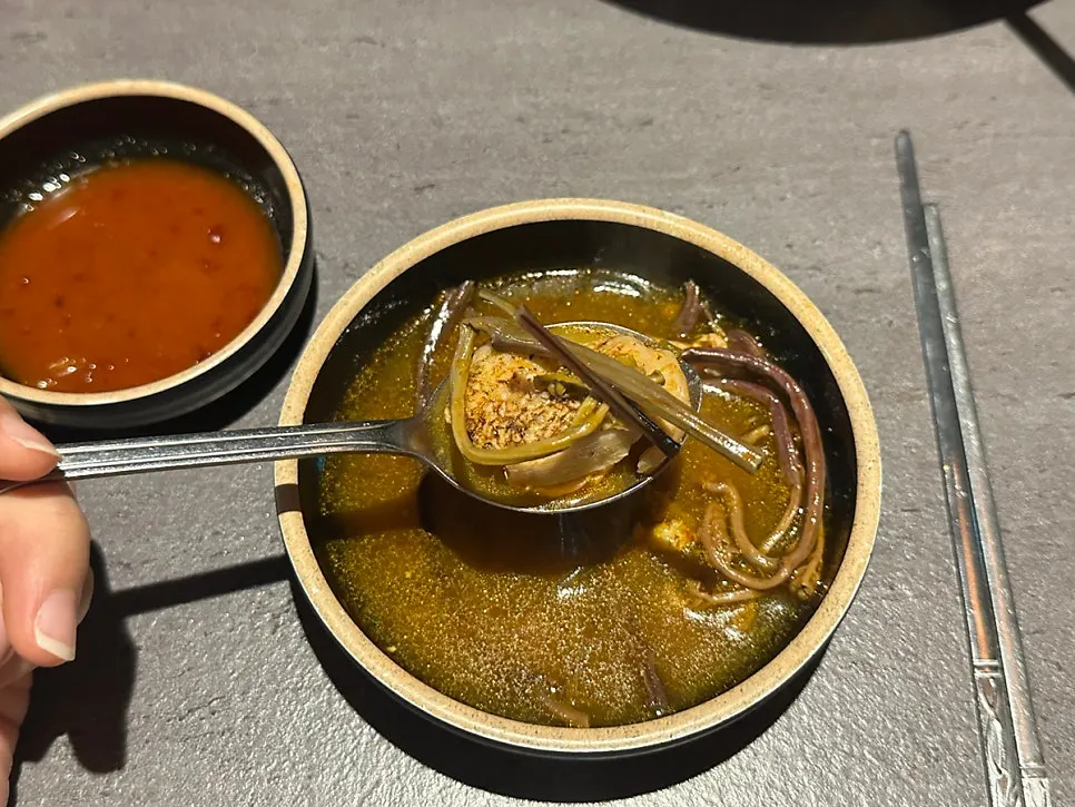 살을 발라낸 얼큰해장닭전골 닭고기