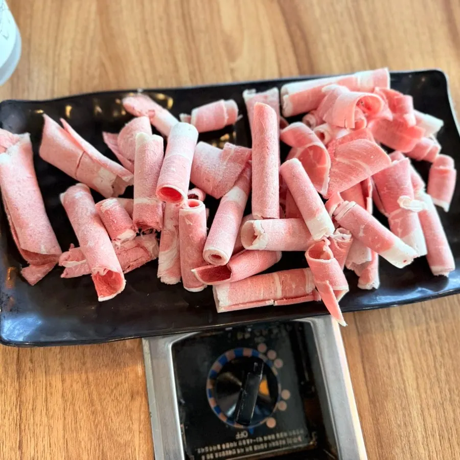 Plato de carne de ternera para shabu shabu