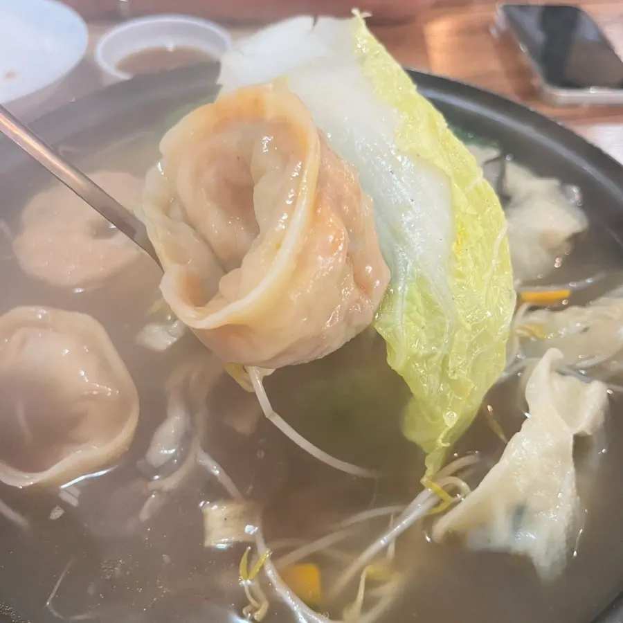 Kubis masak bersama mandu tangan