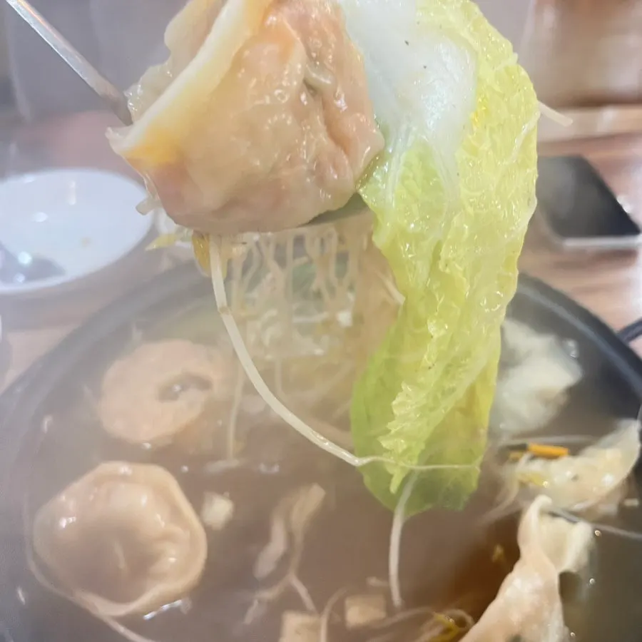 Daging yang diangkat dari mandu jeongol
