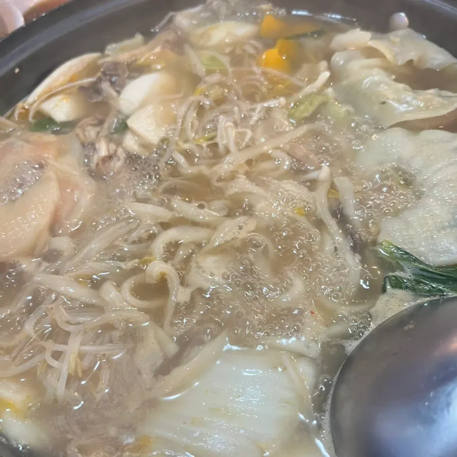 Sup jeongol yang sudah menjadi pekat