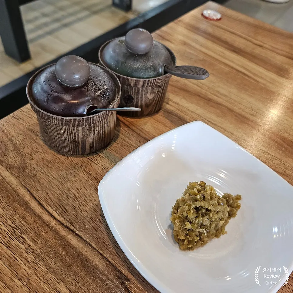 Spicy paste and red pepper paste at the self-serve bar