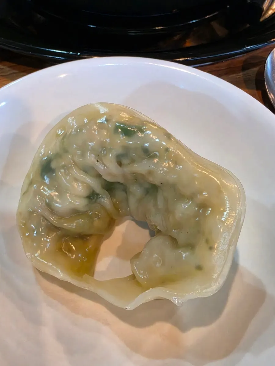 Large steamed meat mandu and kimchi mandu