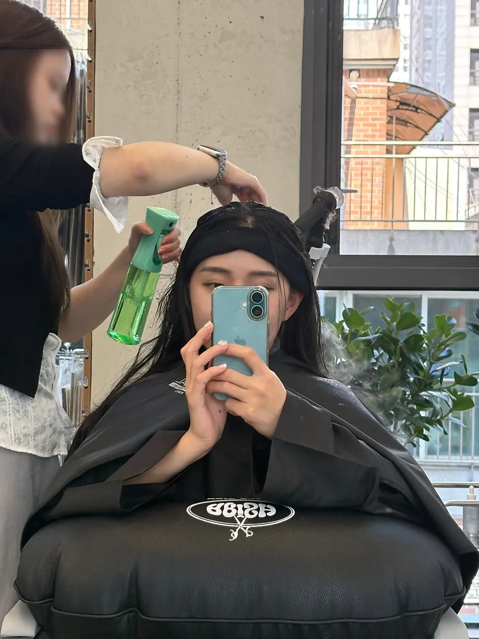 Scalp care during the head spa treatment