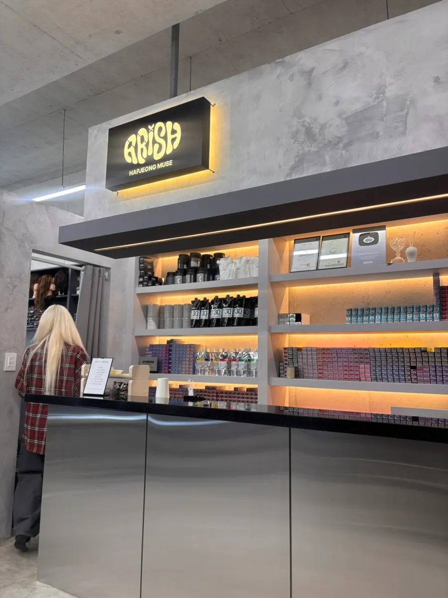 Reservation information for designers at Arish Hapjeong Muse Hair Salon