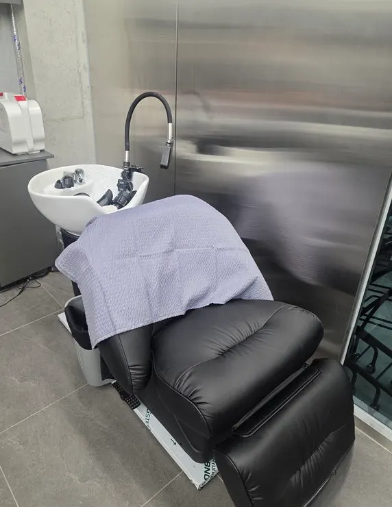 Comfortable shampoo chair