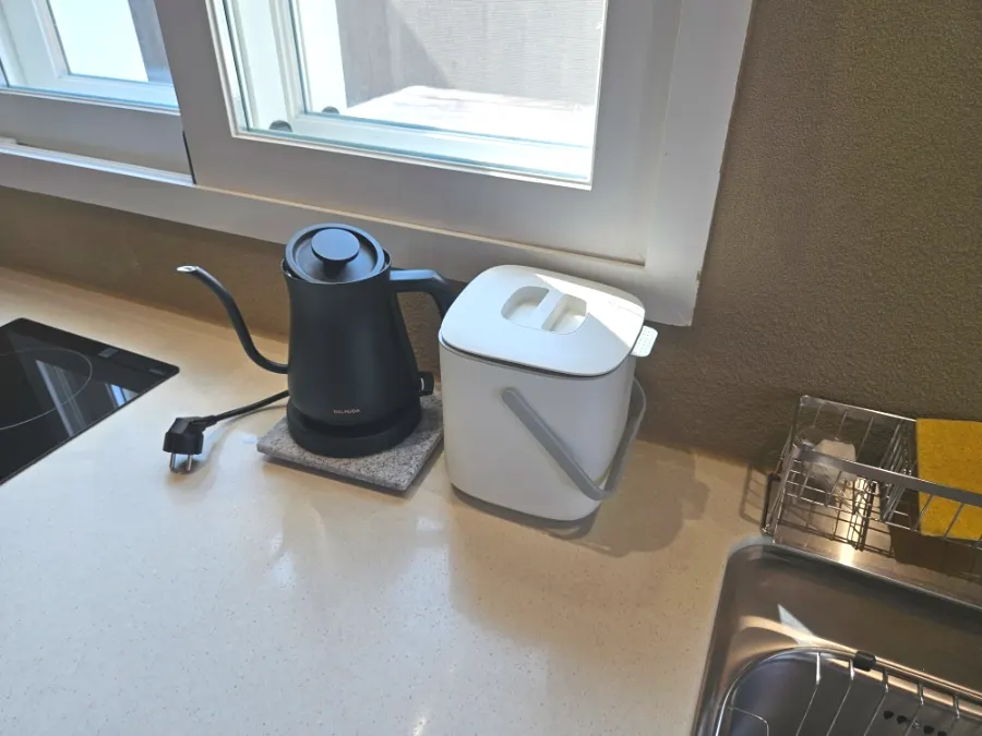In-room guide and convenience space