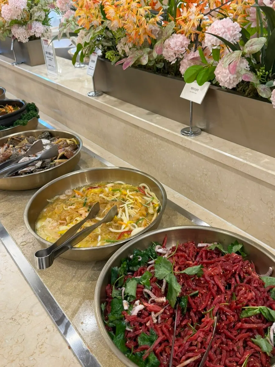 Galbitang and jeonbokjuk among the hot dishes
