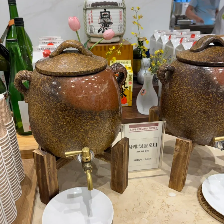 직화 구이 코너의 훈제오리와 막창