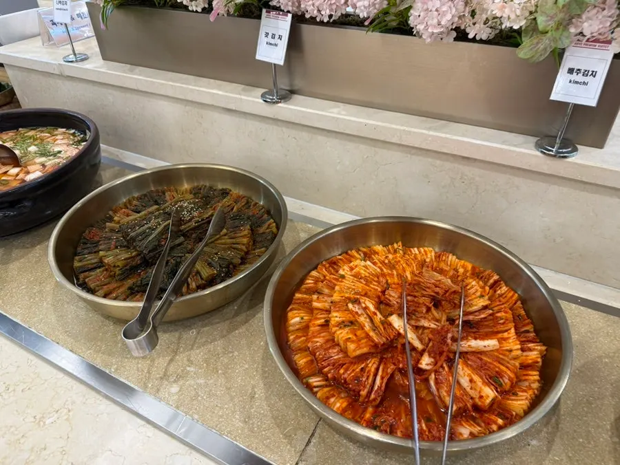 아르베 웨딩홀 입장 전 통로 풍경