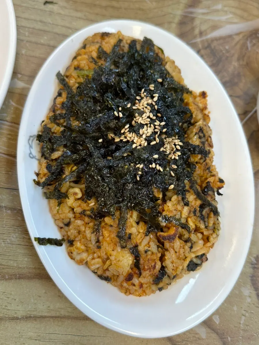 숟가락 가득 담은 부드러운 곤이