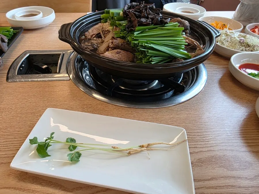 Small ginseng roots set out for each diner