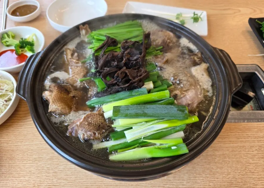 부모님과 함께한 오리백숙 식사