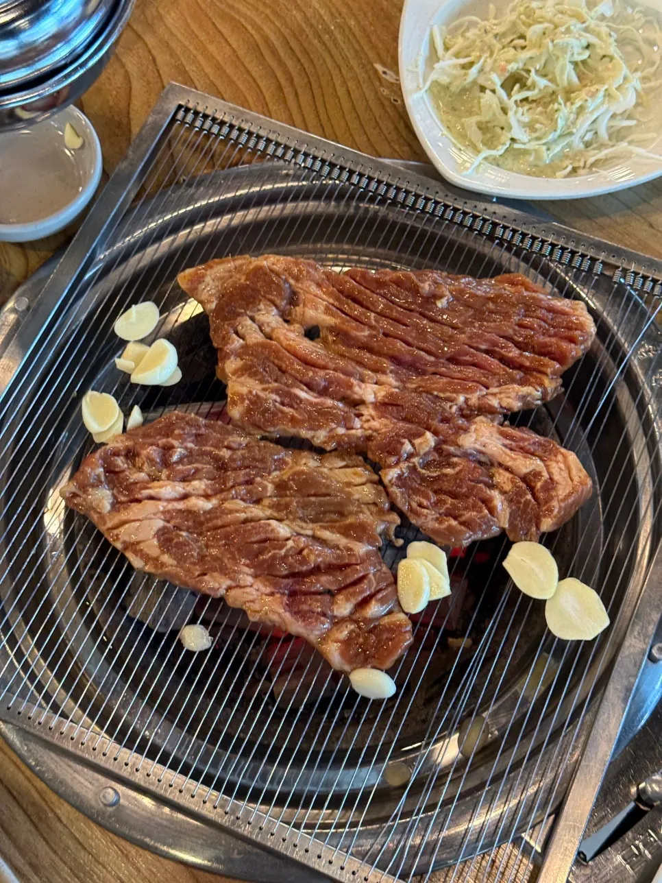 1인분 250g 돼지갈비 접시