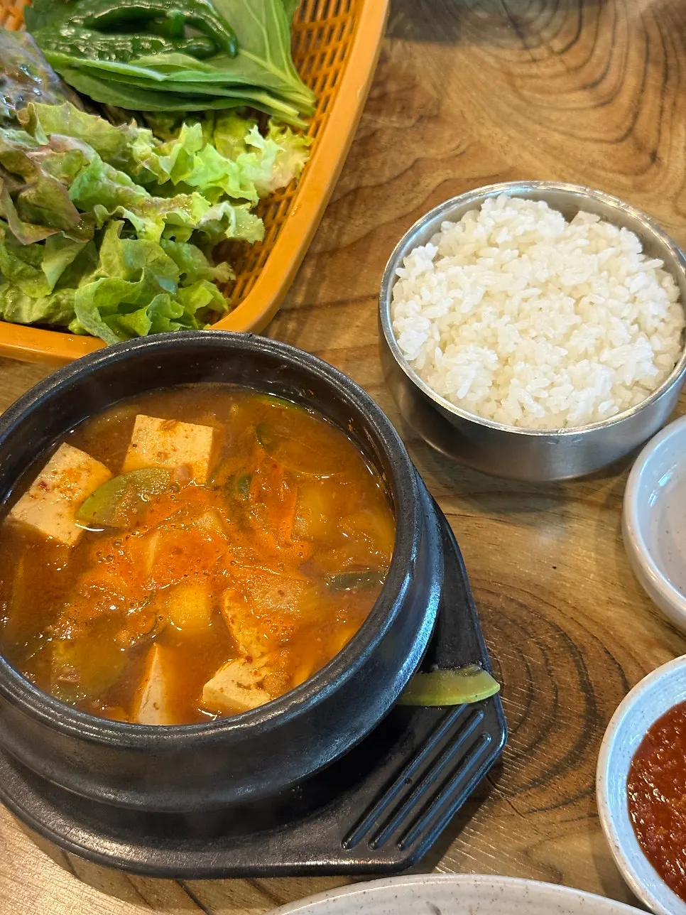 구워지고 있는 참숯 돼지갈비